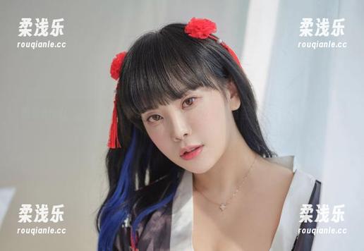 看Dami(퀸다미)的棉袜图集，下载的时候甚至让我放慢了手里的动作！