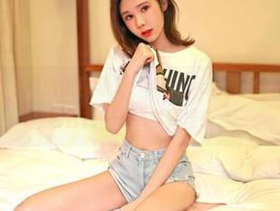 Feilin嗲囡囡 – 高清图包可入，伊蓓Eva泳装考验你的意志力，别直视……或者要埋头。