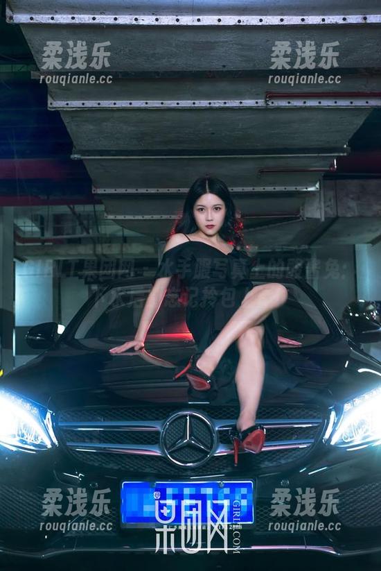 GIRLT果团网 - 水手服写真上的酸酱兔：下水后别忘记拎包上岸！
