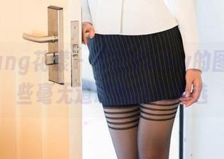 HuaYang花漾 – 可乐Vicky的图集：那些毫无道理的自拍精选