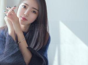 HuaYang花漾 – 奶油米的连衣裙：美图墙上最不可抗拒的壁纸！