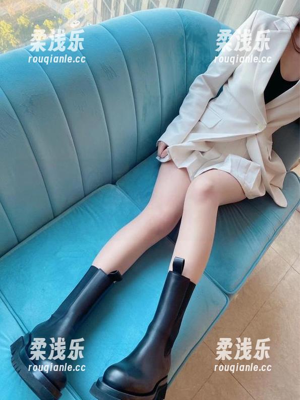 July芝岚 微密圈 - 不一会儿就看完了July芝岚的图包,点开后才发现我对反差御姐的理解好像又深了两层!
