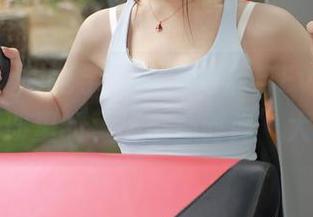 MFStar模范学院 – 牛仔裤与Evelyn艾莉：图册里的‘不小心时尚’大暴露！