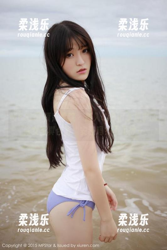 MFStar模范学院-SiByl李思宁 MFStar模范学院 - 踏入SiByl李思宁的修女写真合集:安静吗?不见得~