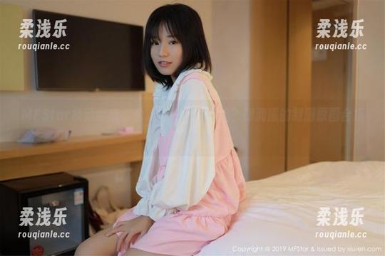 MFStar模范学院-胡润曦 MFStar模范学院 - 公式化还是个性化?胡润曦的制服原图合集值得一看!