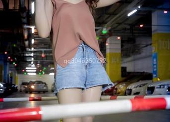 MSLASS梦丝女神 – 这最新美图里的柳儿，侧颜真有一套，果然是模特！
