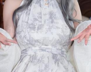潜水是莫名的好选择——就像Machi马吉的水手服cos那么让人心痒。