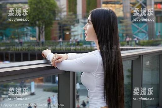 MiiTao蜜桃社 - 伊素妍不经意的私房时光，这件皮衣让我想多了