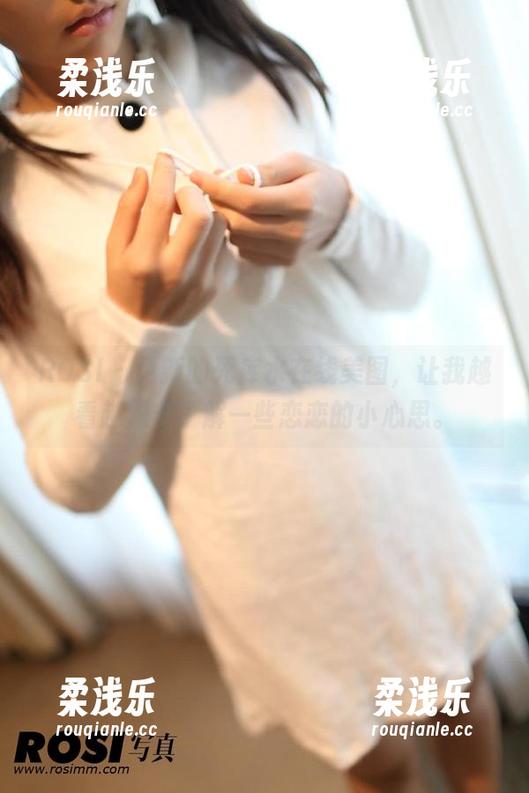 ROSI - 更新的死库水在线美图，让我越看越想多了解一些恋恋的小心思。
