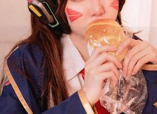 Sally Dorasnow展示‘厨娘’新技能，这美图让我想多吃几碗！