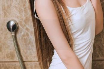 TouTiao头条女神 – 手持原图，松果儿的清纯暂时无敌！