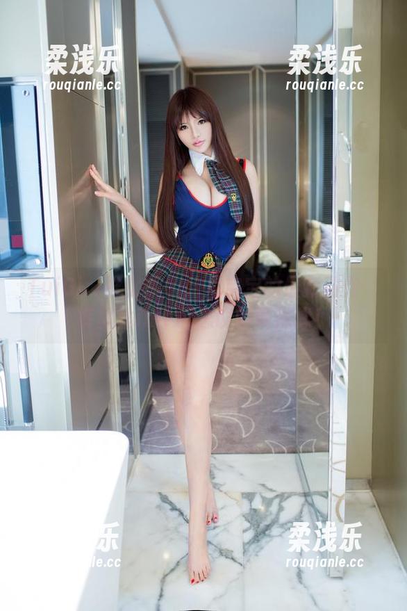TuiGirl推女郎 - 哈尼宝宝的最新动作：裤里丝in不可思议的瞬肖像！