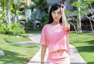 TuiGirl推女郎 – 天使降临，胡允儿的美图竟然让她成为了画中的仙子。