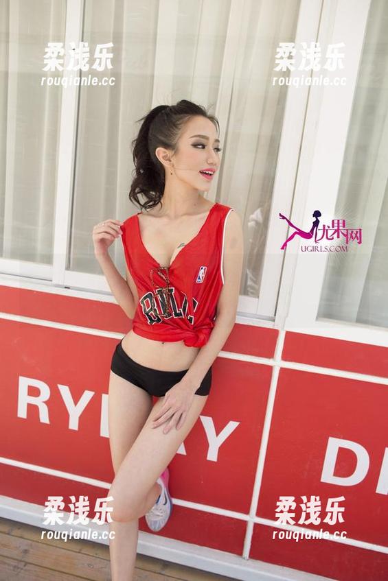 UGirls尤果网-李思宁 UGirls尤果网 - 随手一拍——李思宁天台的原图,小尴尬大欢乐!