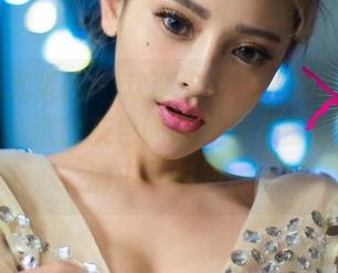 UGirls尤果网 – 欢迎来看赵娜娜的黑白分享，享受这份灰色调的乏味和静谧，顺便消磨下时间。