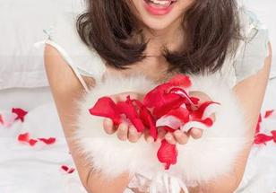 UGirls尤果网 – 私拍特供：颜爱泽的空姐梦游合集