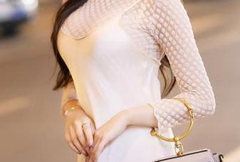 XIAOYU语画界 – Angela喜欢猫的浴室：原图究竟有多少个让人不自觉的侧目？