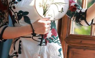 Xiuren秀人网 – 秘书角色扮演？九千柒柒的美图，让人心海汹涌快来下载吧！
