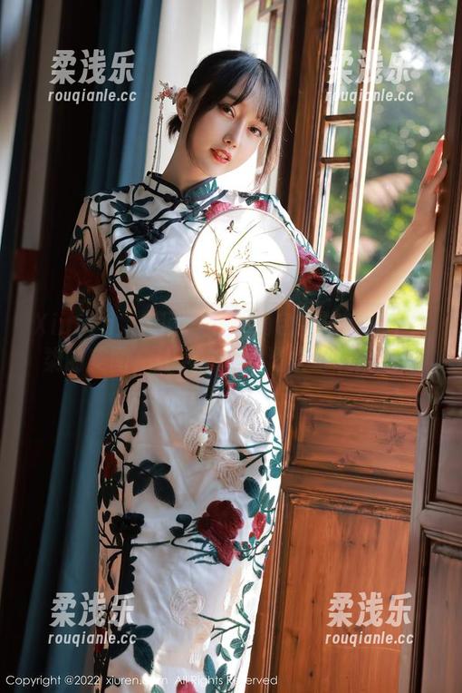 Xiuren秀人网-九千柒柒 Xiuren秀人网 - 秘书角色扮演?九千柒柒的美图,让人心海汹涌快来下载吧!