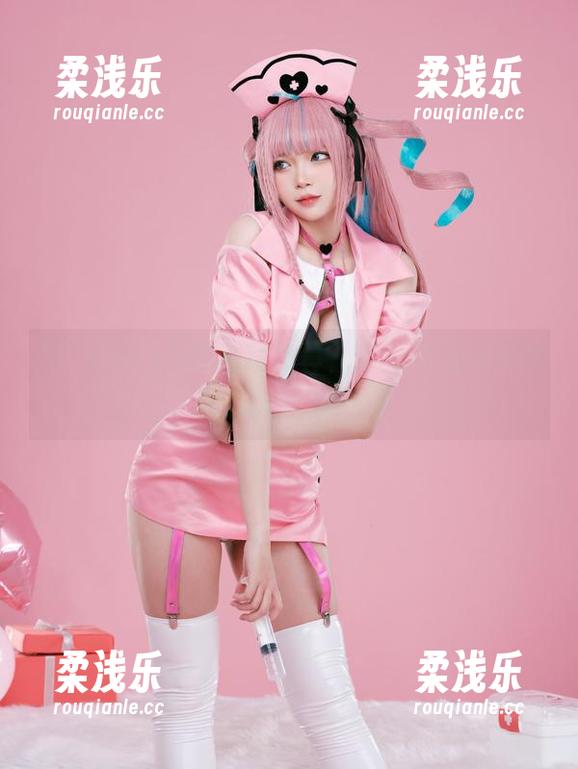 ZinieQ 看!ZinieQ的全套写真,宝可梦拉娜跟我玩捉迷藏!
