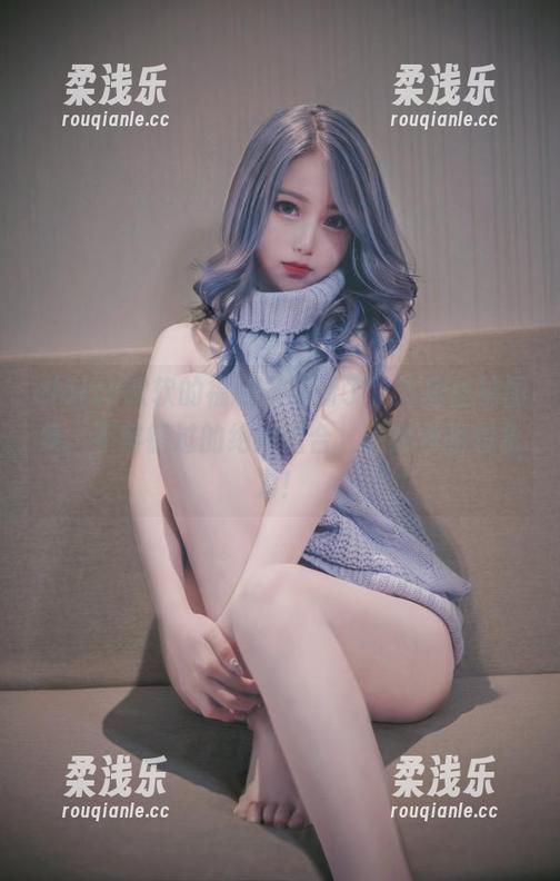 eloise软软的福利又更新了，双拼丝袜图集，不容错过的绝妙组合，点燃你的想象力！