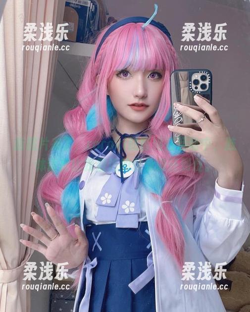 roroki骷髅姬 新照片来了,roroki骷髅姬在运动中,肢体语言比我最近的健身课还到位。