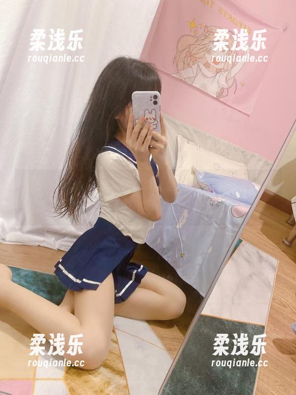 不得不承认，usejan蓝蓝的小羊图居然有种治愈感。