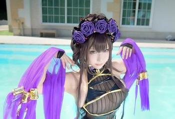 サク(saku)的Fantia2021，cos的每一幅都让我想多看几眼！