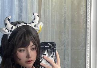 “不想看腿的我，被一笑芳香沁的美足图包震撼到了！这也太养眼了吧？”高清获取中…