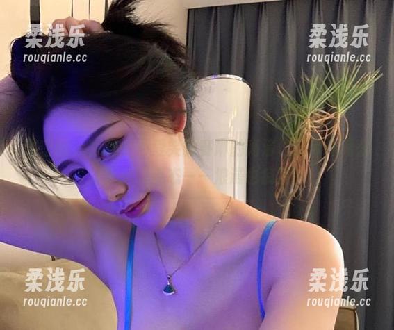 微密圈 - 来呀，不爱笑的赛琳的高清作品带你看公之于众新姿态——浪漫也疯狂！
