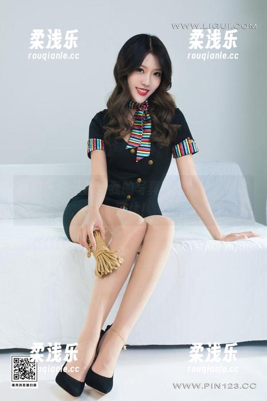 丽柜-兔子 丽柜 - 兔子说:我的写真就像剧情,欲说还休!