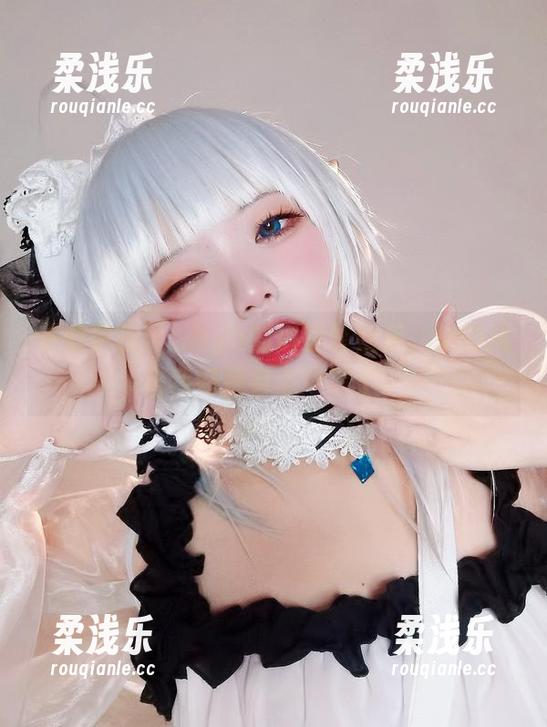 伊喵君_Nya 来看伊喵君_Nya的裤里丝合集,她的风格我好像有点中毒了。