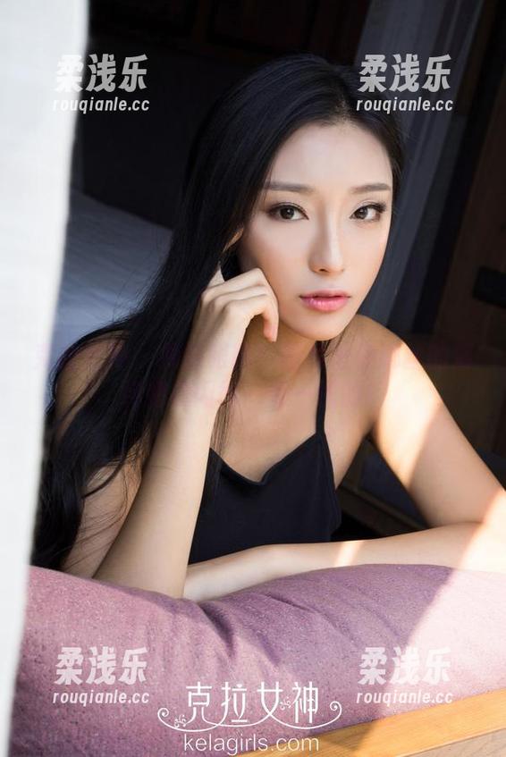 克拉女神 - 我的眼睛！图片里依娜丝的清纯把我闪得一愣一愣的！