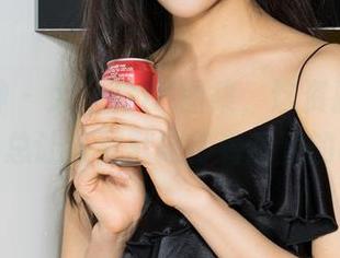 克拉女神 – 大阳的JK图集，这资源就像一颗糖，总让人默默期待着甜蜜的瞬间。