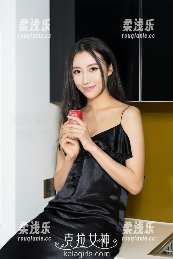 克拉女神 - 大阳的JK图集，这资源就像一颗糖，总让人默默期待着甜蜜的瞬间。