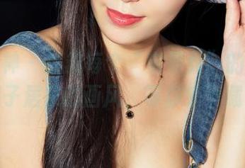 克拉女神 – 拯救每个“宅男女”的神照：妮子居家的画风，等你来下载！