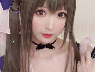 从南宫的图包里寻找灵感，丝袜在静谧中舞动。