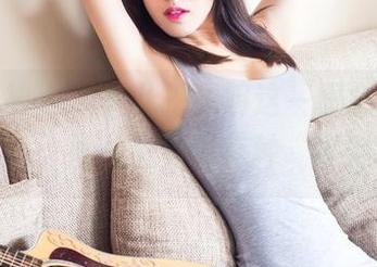 头条女神 – “火儿把透明这一概念演绎得如此出色，照片里竟然有种“隔空力”。
