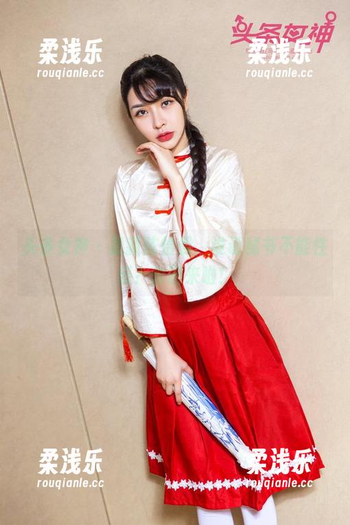 头条女神 - 最新陈怡曼，谁说秘书不能性感？套图来啦！