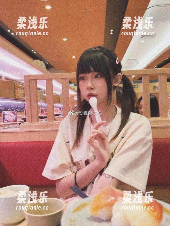 安曜曜办公室私拍合集，微妙的刺激感，何止于工作