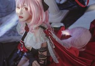 宫本樱最近更新的套图，柴郡旗袍搭配CaitSith，就问你喜欢哪一款小猫咪？
