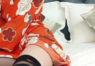 泳池边悄悄溜进小女巫露娜的私拍原图，潜伏的魅力
