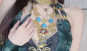 哎呦，小小奶瓶儿吊带写真上线了，渴望的我迫不及待想下载一套！