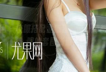 尤果网 – 校服搭配孟狐狸，设计师都看傻眼的套图资源！