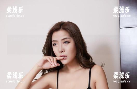 尤物馆-Amrita贞贞 尤物馆 - Amrita贞贞轻松驾驭的婚纱,高清图包里充满了骚动的气息。