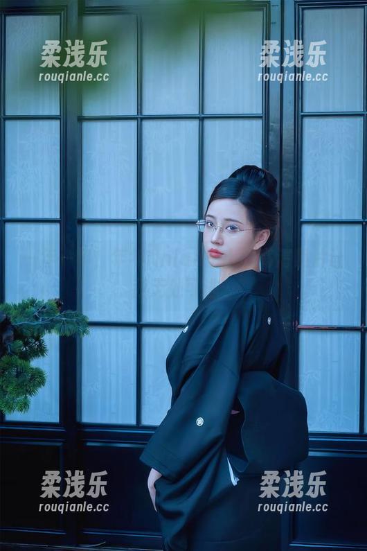 一年一年，年年Nnian护士的高清照片让我无处可逃…