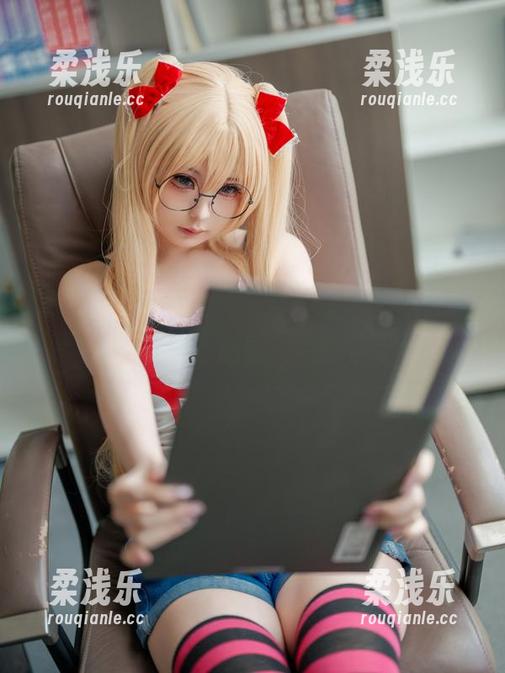 幼水铃衣的油亮cos，这大概是我见过的最让人想舔屏的写真吧？