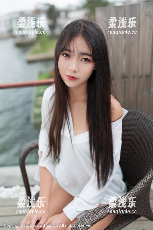 推女神-施忆佳Kitty酱 推女神 - 施忆佳Kitty酱的连体衣,原图上的小细节让我一直停留。