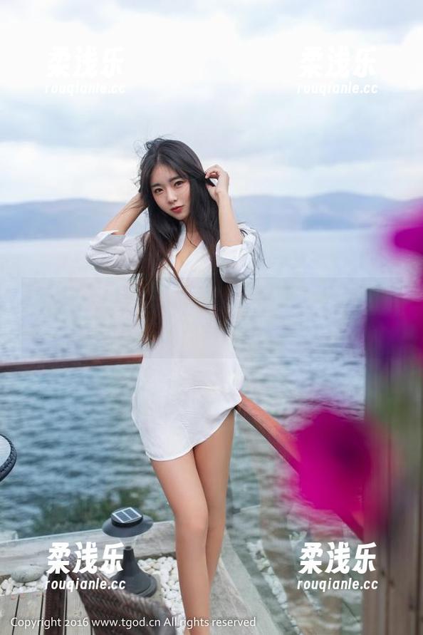 推女神-易阳 推女神 - 易阳的裤里丝图包,一个充满争议的不良诱惑。