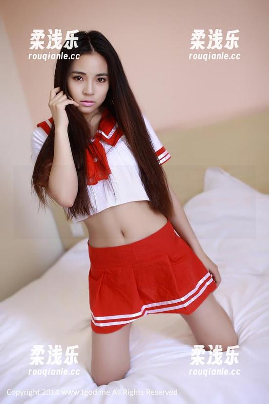 推女神-沛沛Eankei 推女神 - 看这沛沛Eankei的夏天原图,她可真会挑时间、挑色彩,就像挑选水果一样细致。